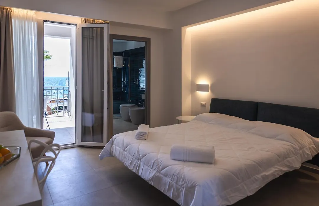 Atena Room-1